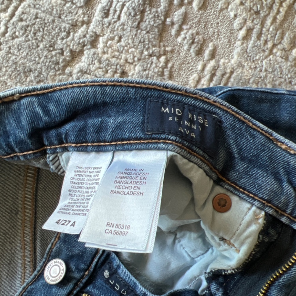 Lucky Brand Ava Mid Rise Ava Ripped Skinny Jeans - Picture 3 of 4